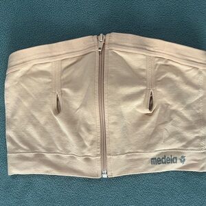 Medela strapless pumping bra